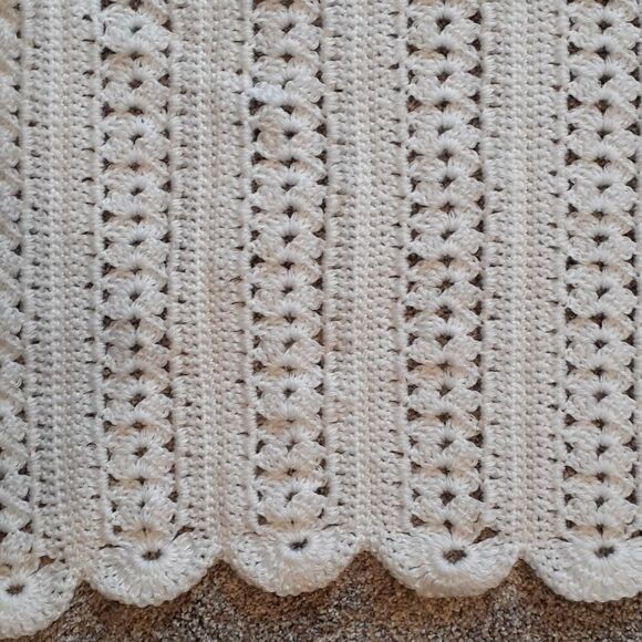 Hand crocheted Baby boy or girl baptismal blanket - Picture 4 of 7